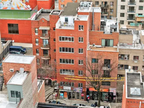 Flushing Mixed-Use Building For Rent