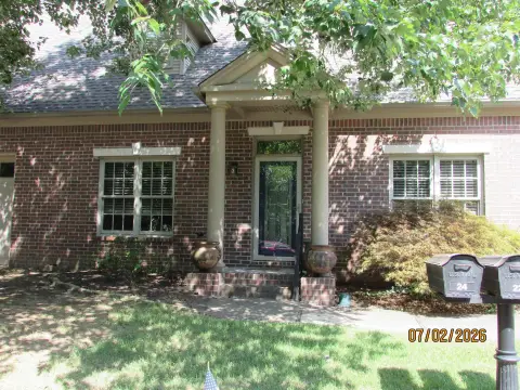 Four-Bedroom Duplex with Deck