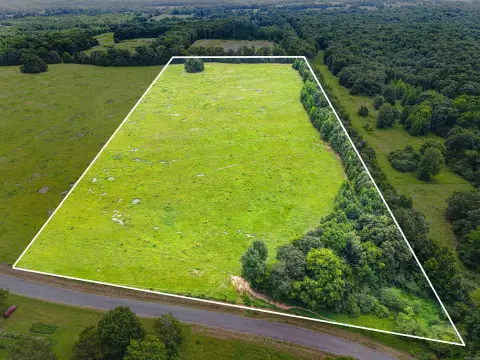 Unrestricted Pasture and Timber Land