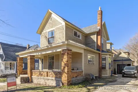 Updated Multifamily in Fairmount Square