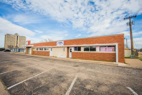 Versatile Commercial Property in Lubbock