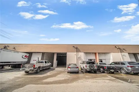 Doral Warehouse for Lease