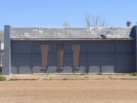 Three-Parcel Specialty Commercial Site