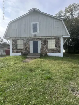 Versatile Two-Story Building in Gulfport