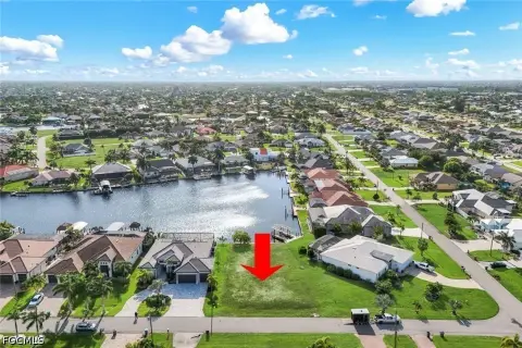 Gulf-Access Waterfront Land Lot