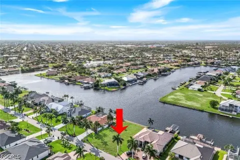 Gulf-Access Waterfront Land