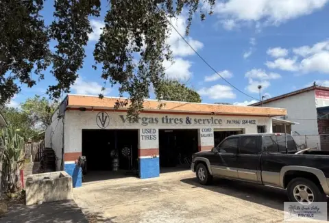Brownsville Commercial Property with Garage
