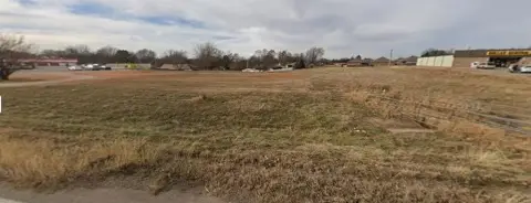 Commercial Land with Major Road Frontage