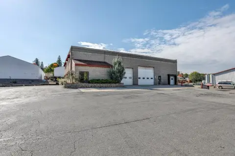 Turn-Key Commercial/Industrial Building For Sale