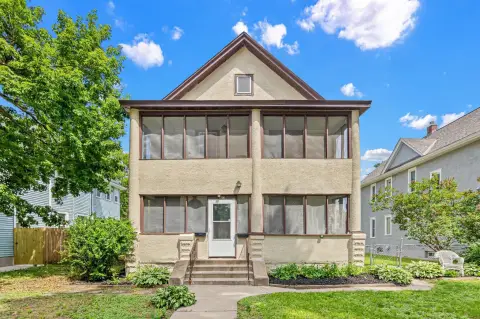 Well-Maintained Duplex with Deck Access