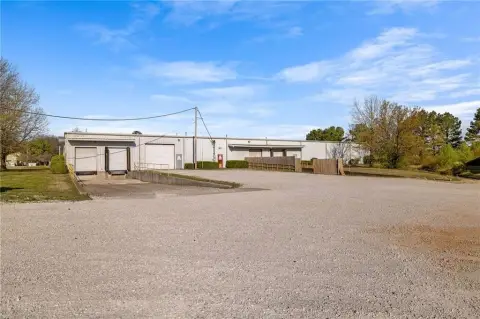 Rogers Warehouse on 2.49 Acres