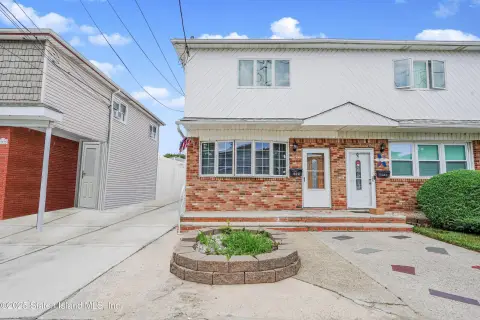 Semi-Attached Single-Family Home