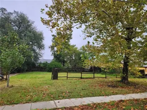 Residential Land Lot in Gentilly Woods