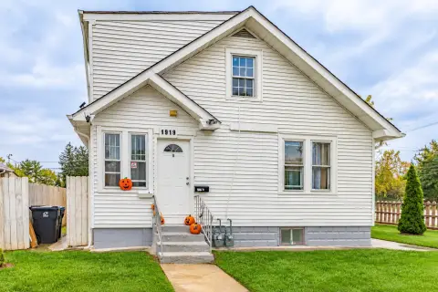 Duplex with Unfinished Basement