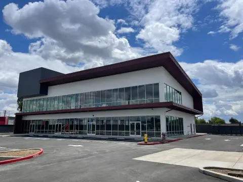 West Sacramento Commercial Space Available