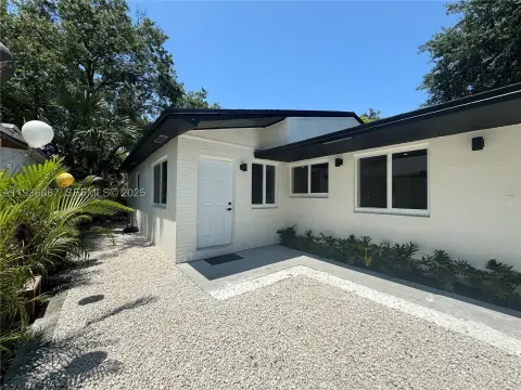Fully Remodeled Triplex