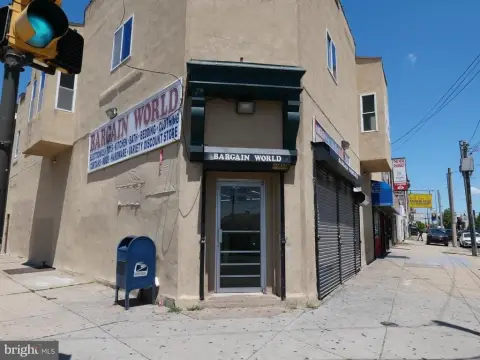 Retail Storefront with Storage