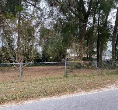 OCALA, FL - Lightly Wooded Lot