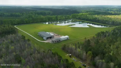 High-Fenced Hunting & Lodge Retreat Land
