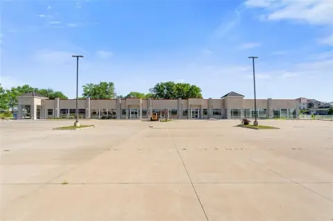 North Liberty Commercial Strip Mall