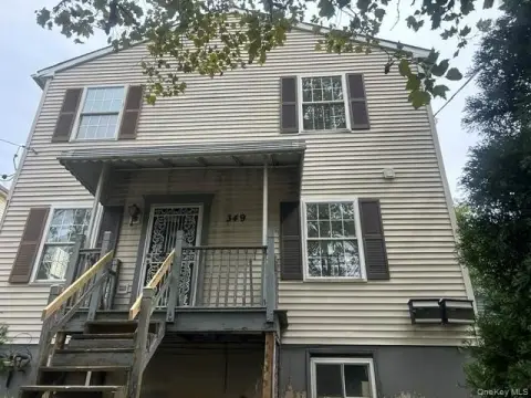 Duplex with Garage