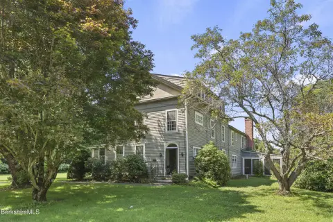Four-Unit Historic Multifamily Property