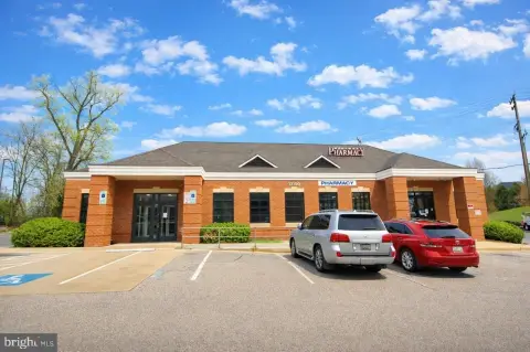 Retail Condominium with Drive-Thru Lanes