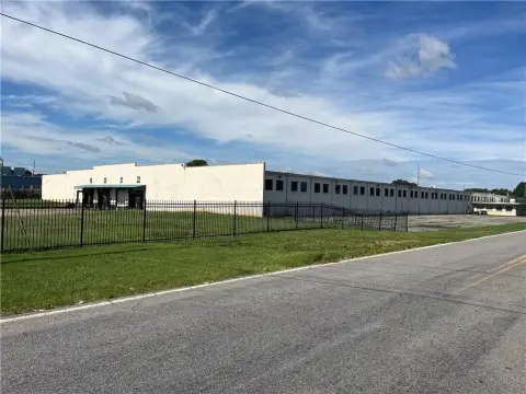 Dock-High Warehouse with Drive-In Access