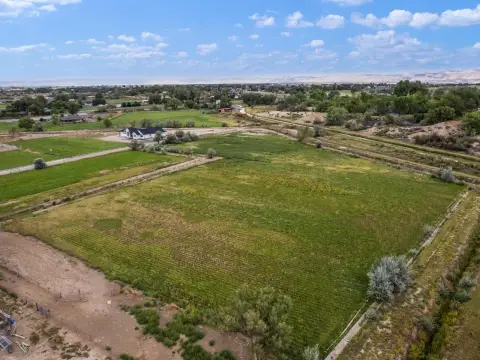 No-HOA Land with Irrigation Access
