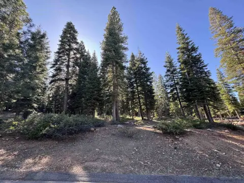 Secluded One-Acre Homesite in Truckee