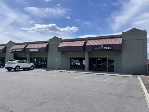 Retail Suite With Rear Roll-Up Door