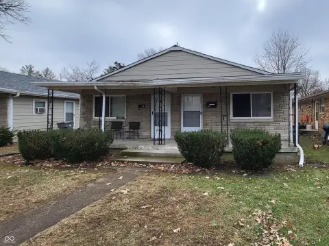 Two-Bedroom Duplex with Upfront Parking