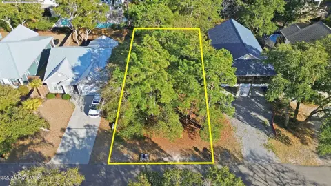Coastal Homesite in Oak Island