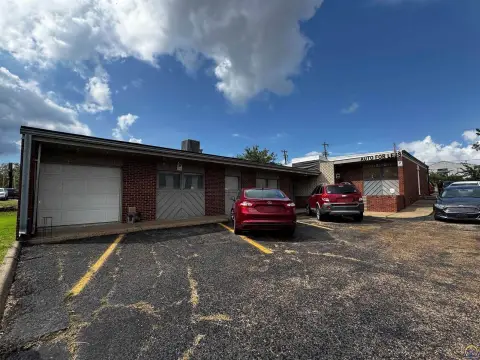 Topeka Office Building For Sale