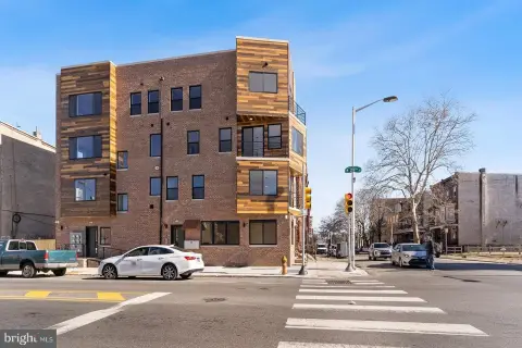 Upgraded Mixed-Use Property, Philadelphia