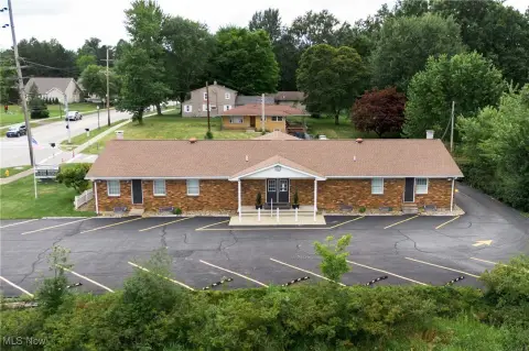 Modern Office Unit in Canfield