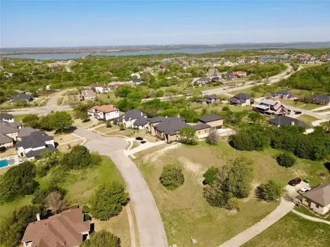Residential Land in Lake Ridge