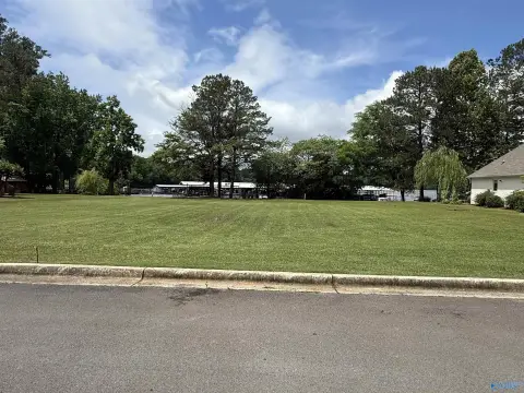 Waterfront Lot in Guntersville, AL