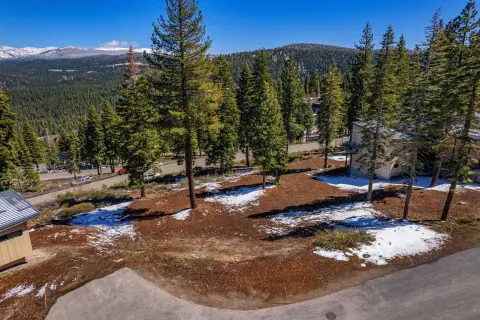Mountainside Homesite with Ski Access