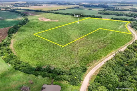 Road-Fronting Vacant Farmland Tract