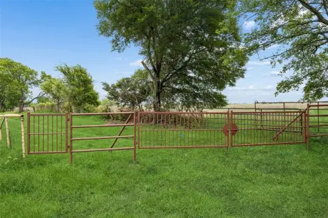 Bonham Land with Investment Potential