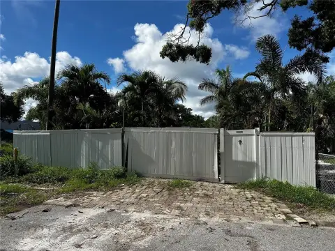 Commercial Lot in Clearwater