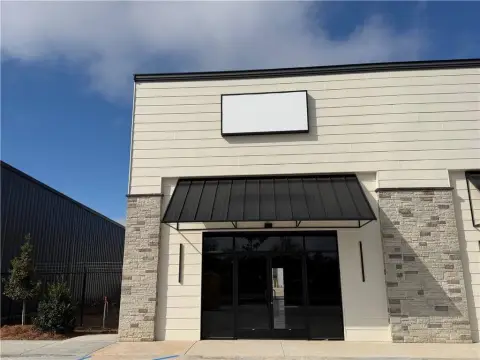 Flex Warehouse with Showroom Buildout