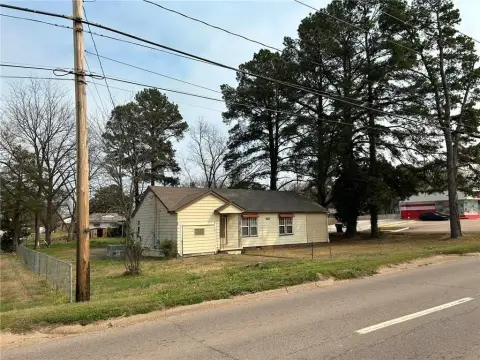 Versatile Commercial Property, Russellville