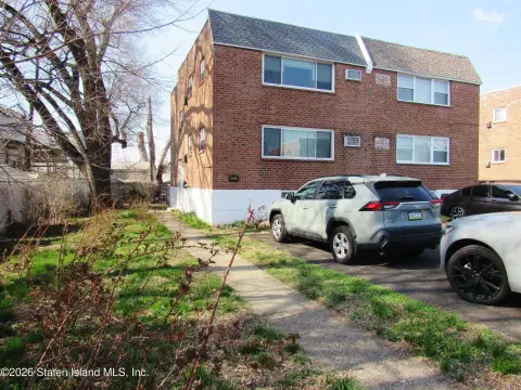 Well-Maintained Duplex in Somerton