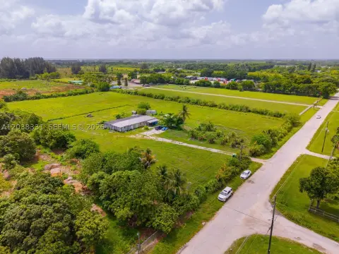 Flat, Fully Usable Land Parcel