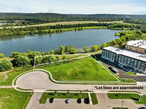 Commercial Land Near Hotel