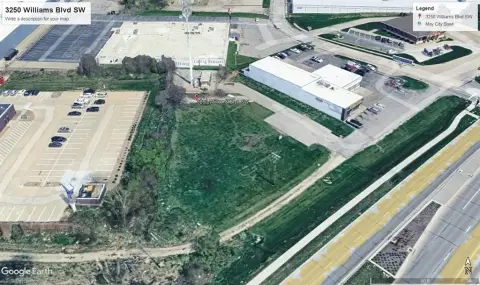 Commercial Land in Cedar Rapids