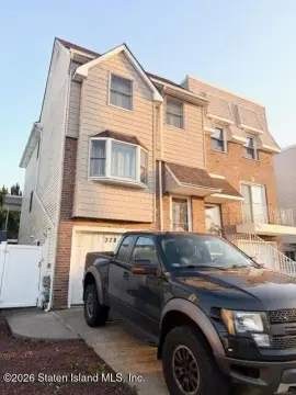 3BR Semi-Detached Home with Deck