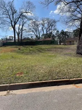 Residential Land in Tyler, TX